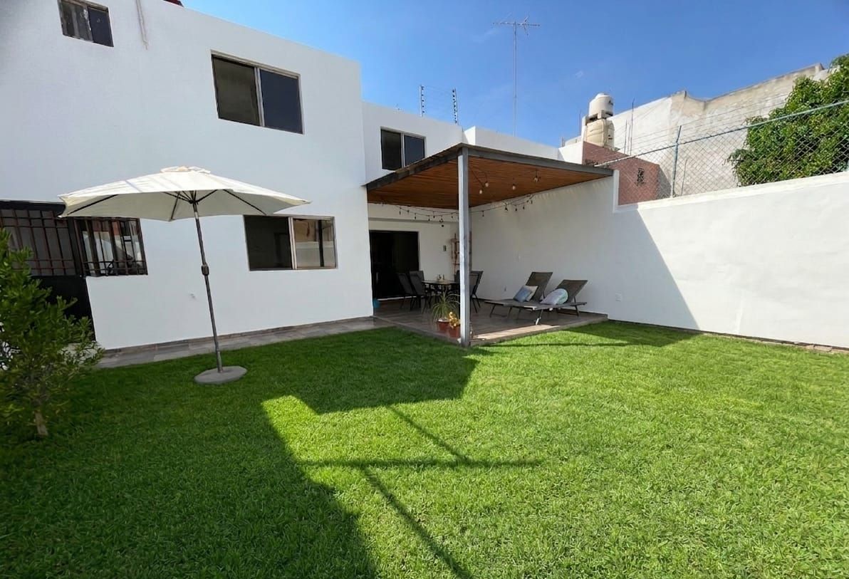 Jardín y Terraza